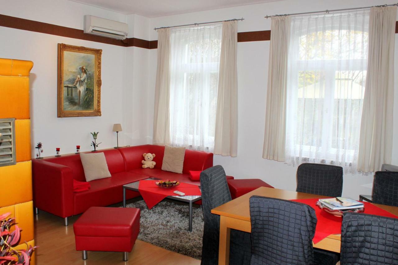 Ferienwohnung "Zur Alten Schule" Neuburxdorf Eksteriør billede